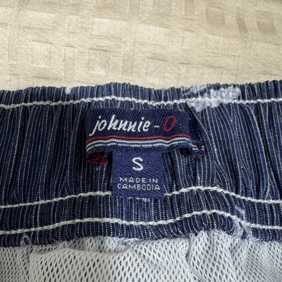 Johnnie-O Swim Trunks Mens Small Navy Blue AOP Logo Lined Bathing Suit - Picture 3 of 10